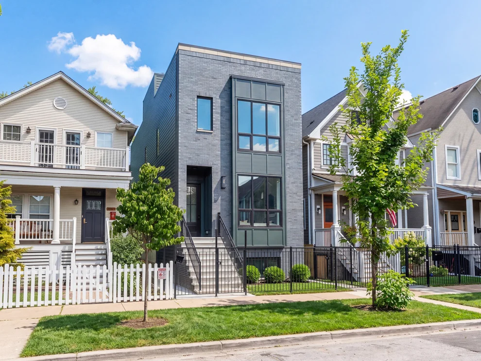 Unit for sale at 3041 N Leavitt Street, Chicago, IL 60618