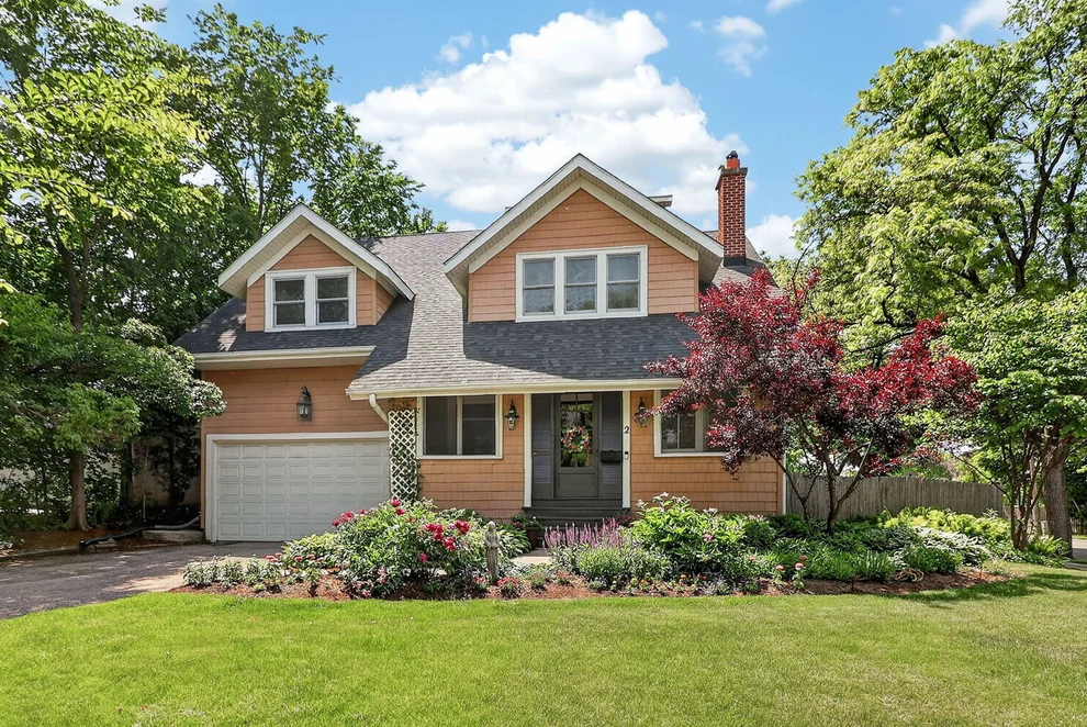 Unit for sale at 2 S Stough Street, Hinsdale, IL 60521