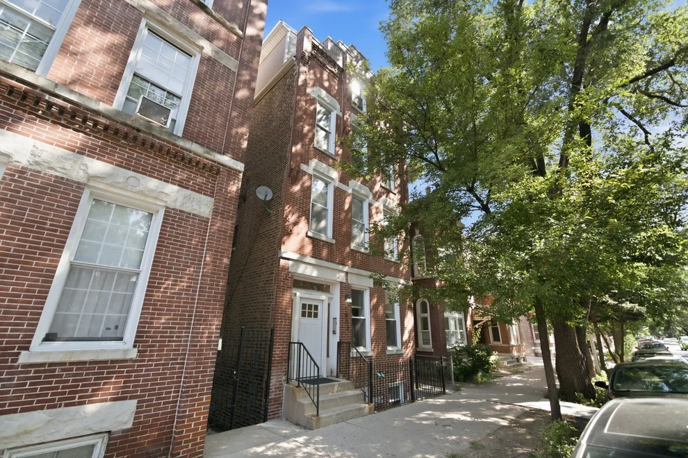Unit for sale at 1852 W Wabansia Avenue, Chicago, IL 60622