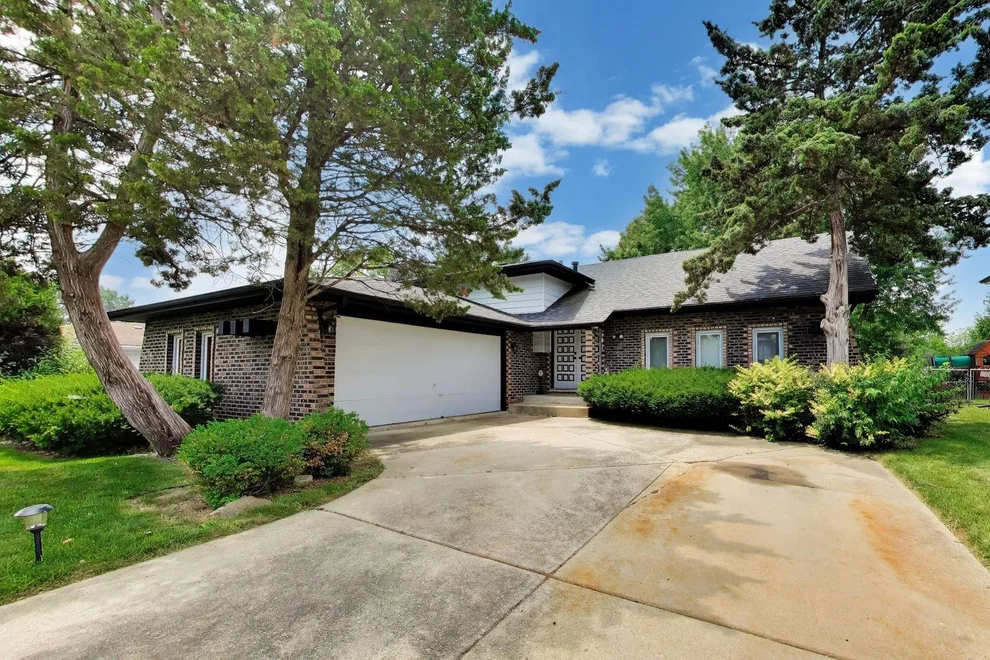 Unit for sale at 22160 Scott Drive, Richton Park, IL 60471