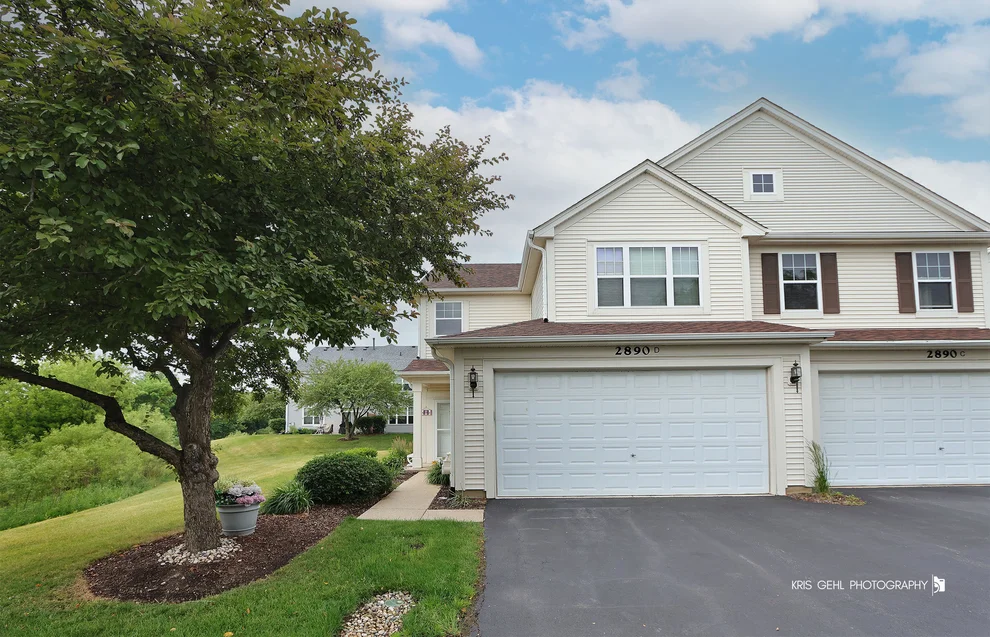 Unit for sale at 2890 Glacier Way, Wauconda, IL 60084