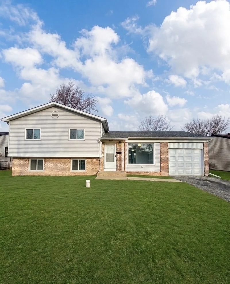 Unit for sale at 3704 TAMARIND Lane, Hazel Crest, IL 60429