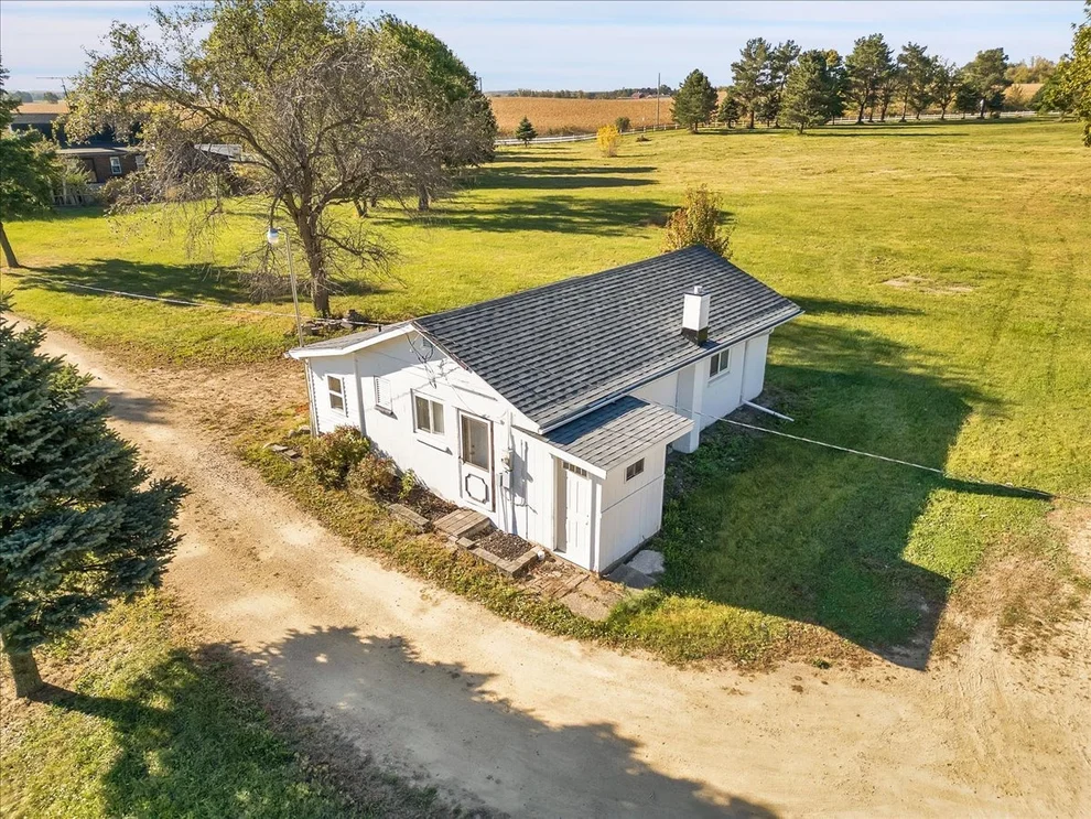 Unit for sale at 17406 IL Rt 173, Harvard, IL 60033