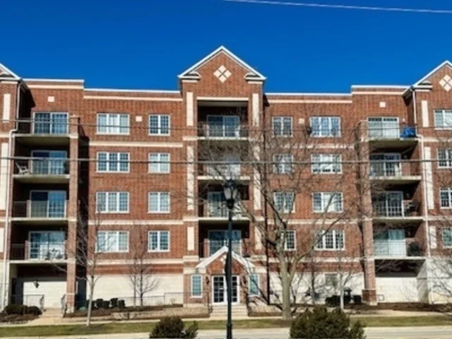 Unit for sale at 124 W Colfax Street, Palatine, IL 60067