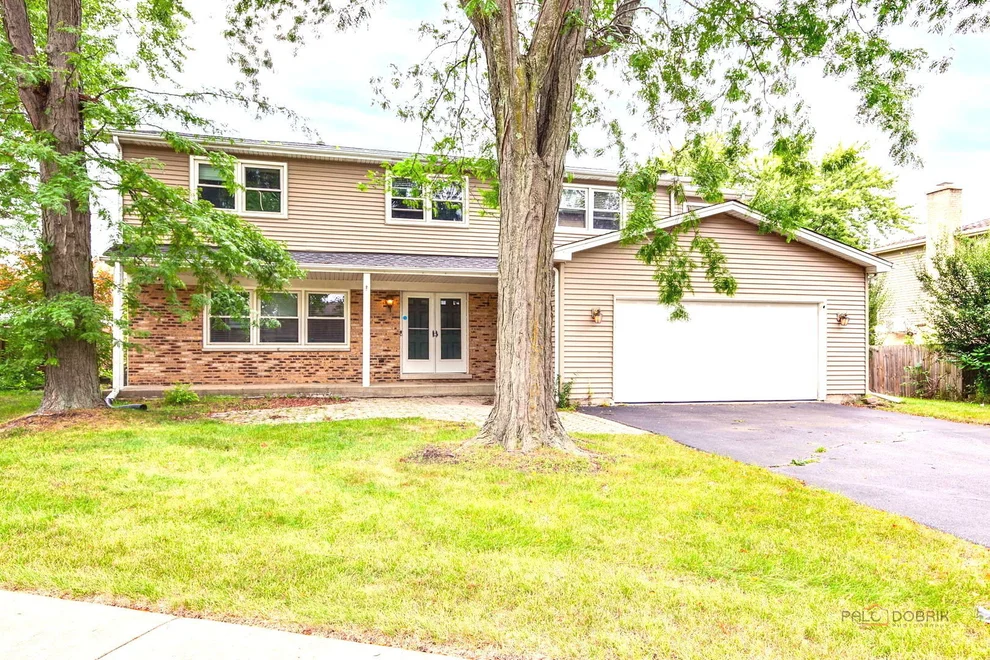 Unit for sale at 562 Applegate Lane, Lake Zurich, IL 60047