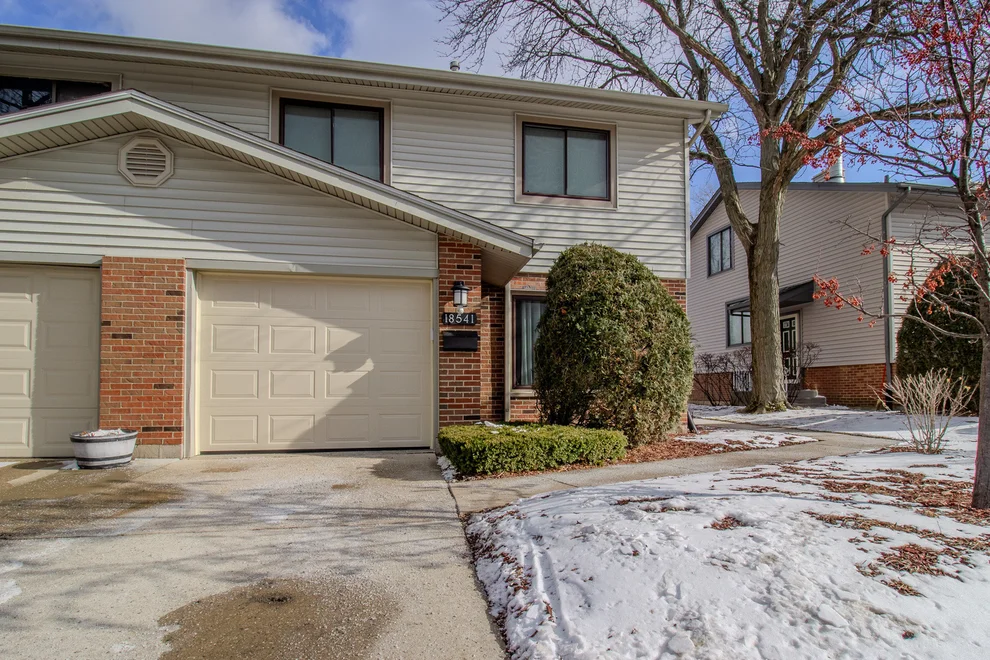 Unit for sale at 18541 Meadow Lane, Hazel Crest, IL 60429