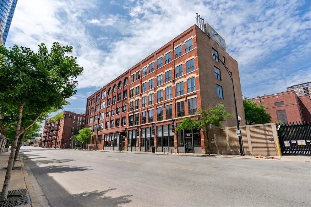 Unit for sale at 420 W Grand Avenue, Chicago, IL 60654