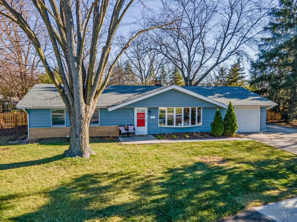 Unit for sale at 125 Weymouth Court, Schaumburg, IL 60193