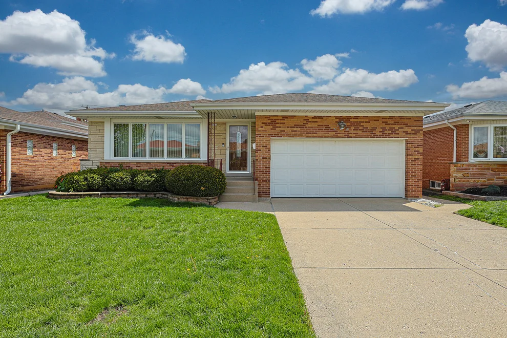 Unit for sale at 4631 N Reserve Avenue, Chicago, IL 60656