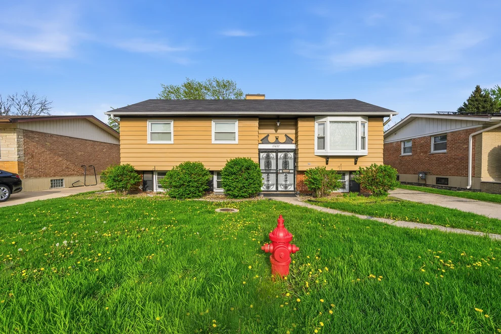 Unit for sale at 15637 Avalon Avenue, South Holland, IL 60473
