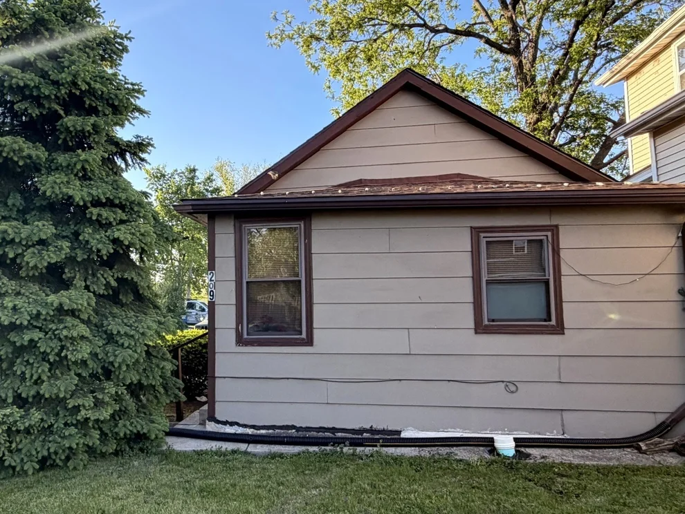 Unit for sale at 209 Ohio Street, Joliet, IL 60432