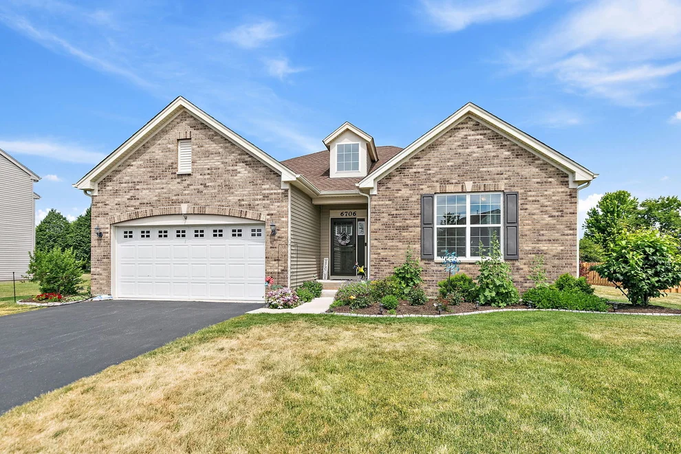 Unit for sale at 6706 Killala Drive, McHenry, IL 60050