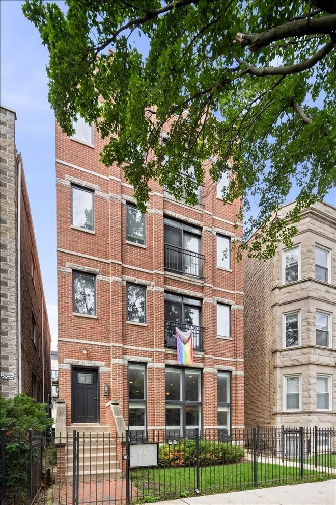Unit for sale at 3736 N Fremont Street, Chicago, IL 60613
