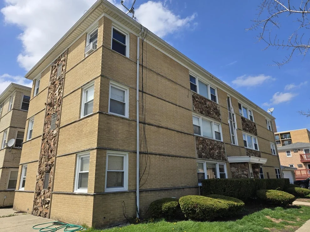 Unit for sale at 8600 W Summerdale Avenue, Chicago, IL 60656