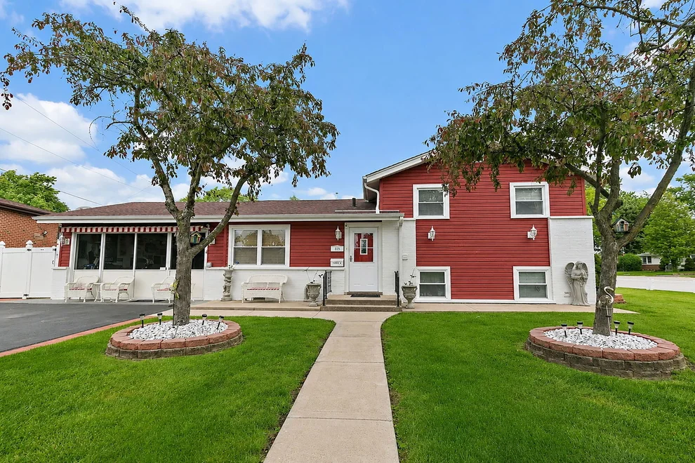 Unit for sale at 115 N Rose Avenue, Addison, IL 60101