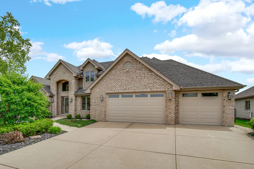 Unit for sale at 17123 Pointe Drive, Orland Park, IL 60467