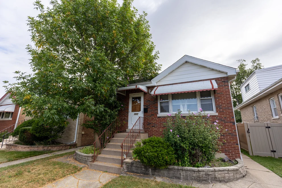 Unit for sale at 2433 S Keystone Avenue, North Riverside, IL 60546