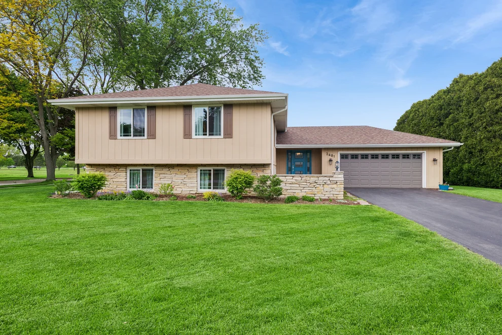 Unit for sale at 2481 Chatham Road, Aurora, IL 60506
