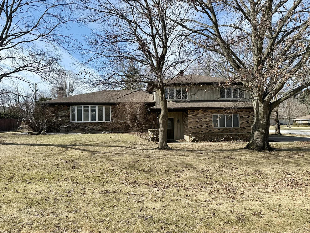 Unit for sale at 305 Doxbury Lane, New Lenox, IL 60451