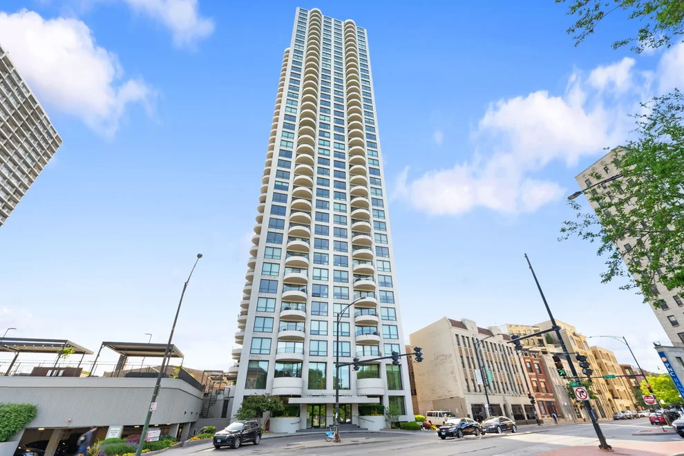 Unit for sale at 2020 N Lincoln Park West, Chicago, IL 60614