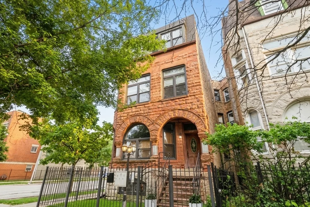 Unit for sale at 2901 W Washington Boulevard, Chicago, IL 60612