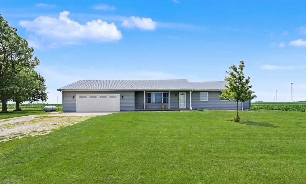 Unit for sale at 2499 County Road 2600, Penfield, IL 61862