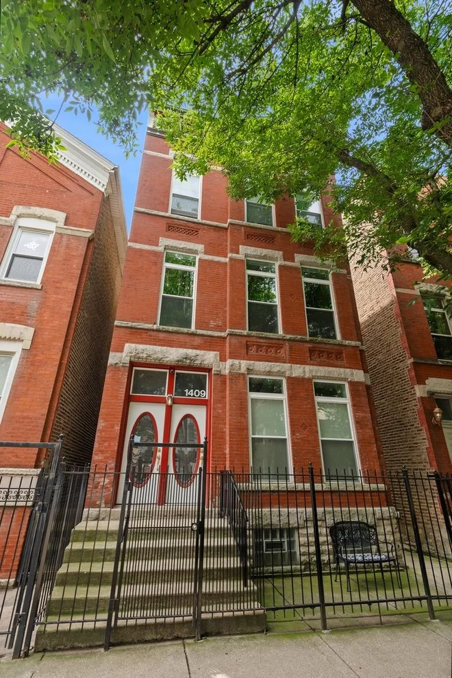 Unit for sale at 1409 W Ohio Street, Chicago, IL 60642