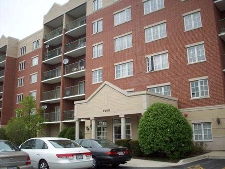Unit for sale at 7450 N Lincoln Avenue, SKOKIE, IL 60076