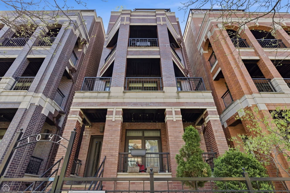 Unit for sale at 1047 W Monroe Street, Chicago, IL 60607