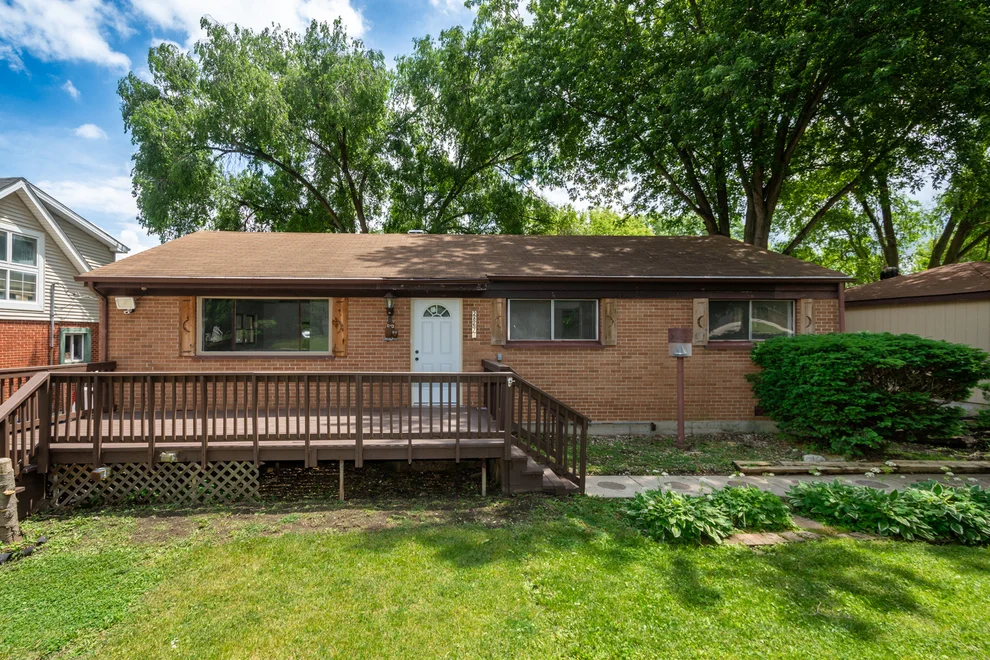 Unit for sale at 28671 N Harrison Avenue, Wauconda, IL 60084