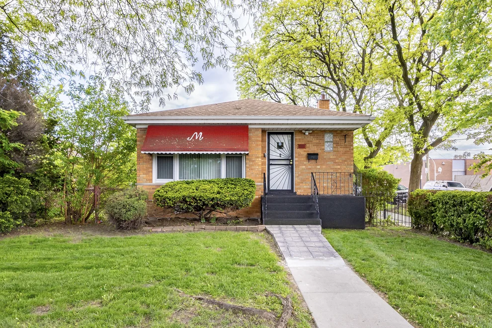 Unit for sale at 57 W 78th Place, Chicago, IL 60620