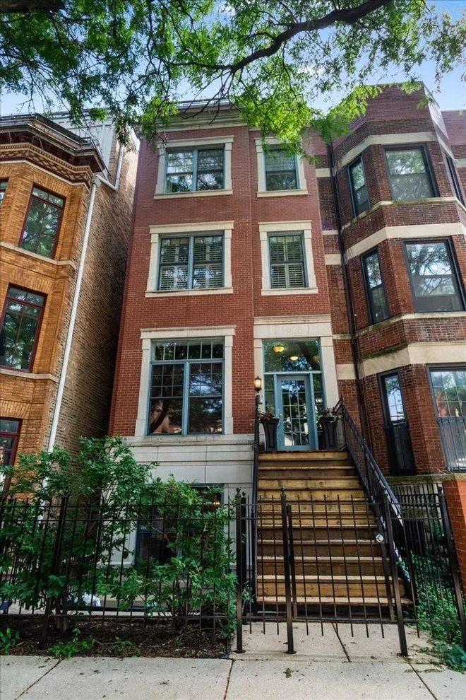 Unit for sale at 1925 N Sedgwick Street, Chicago, IL 60614