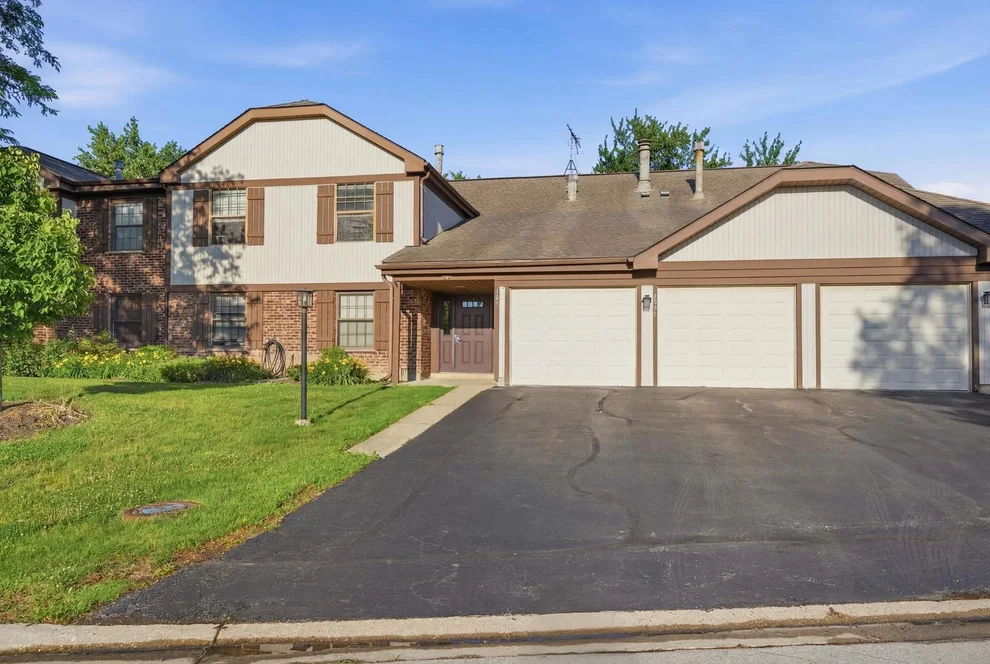 Unit for sale at 1251 WILLIAMSBURG Drive, Schaumburg, IL 60193