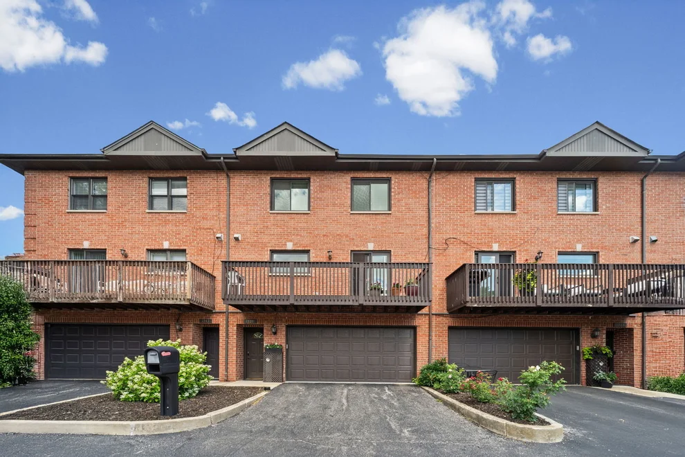 Unit for sale at 1339 E Central Road, Arlington Heights, IL 60005