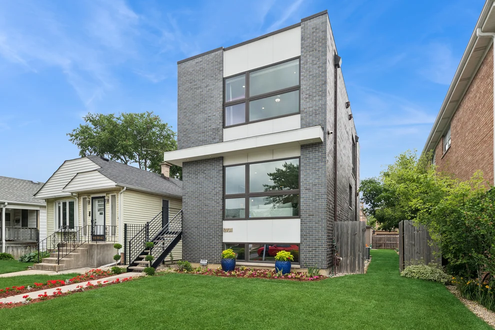 Unit for sale at 2731 N 75th Avenue, Elmwood Park, IL 60707