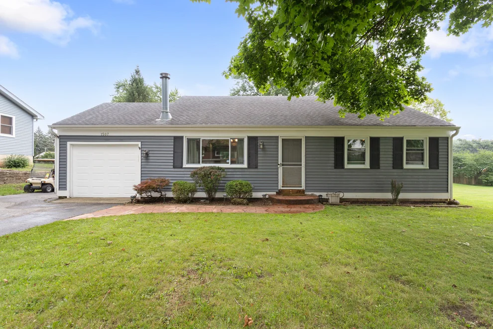 Unit for sale at 1507 Sunset Drive, McHenry, IL 60051