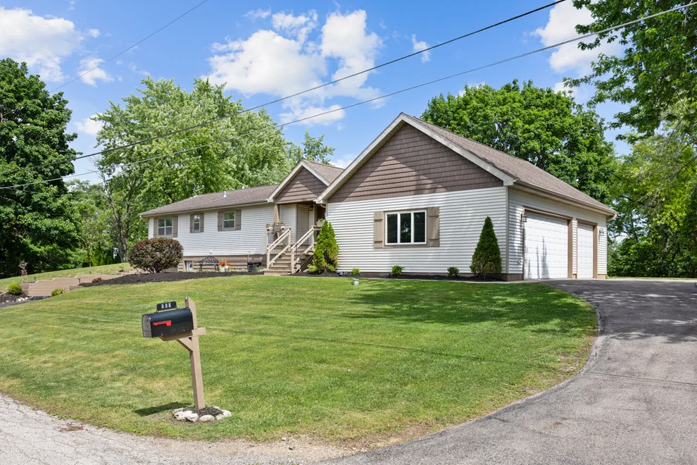 Unit for sale at 703 Crestview Drive, Ingleside, IL 60041