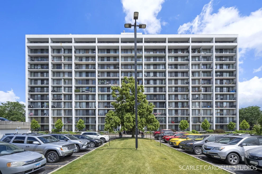 Unit for sale at 2005 S Finley Road, Lombard, IL 60148