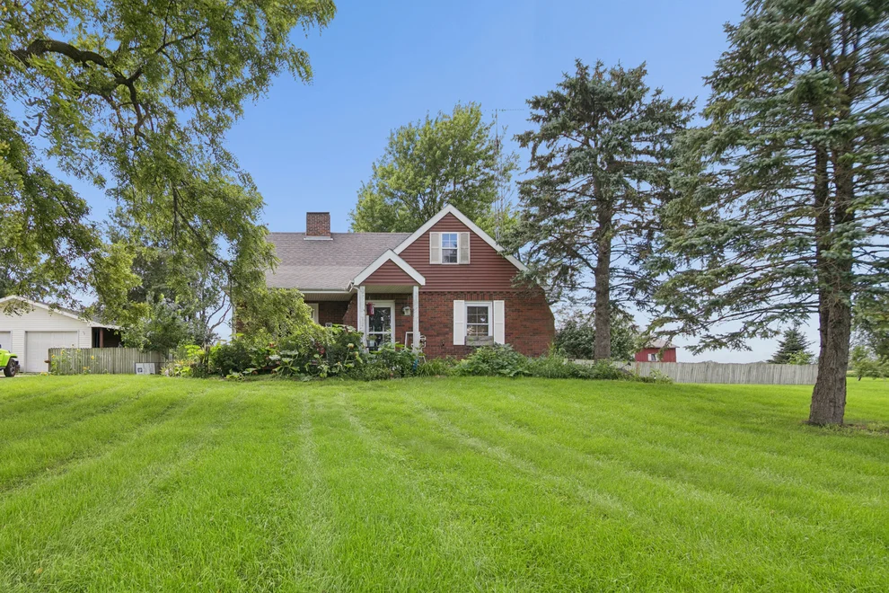 Unit for sale at 4085 N 1800e Road, Herscher, IL 60941