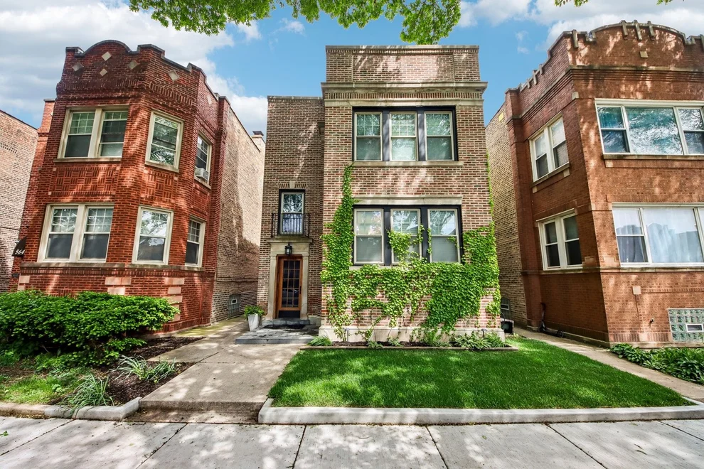 Unit for sale at 5643 N Campbell Avenue, Chicago, IL 60659