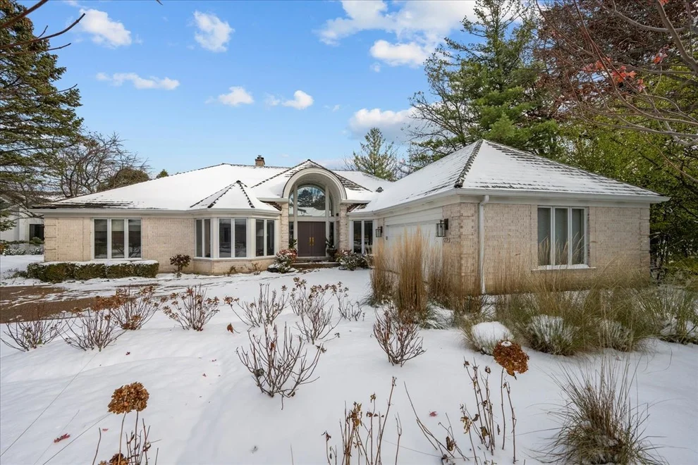 Unit for sale at 1725 Lilly Court, Highland Park, IL 60035