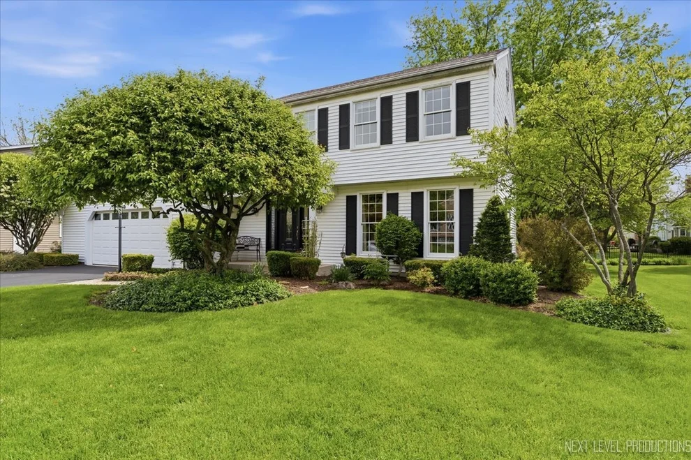 Unit for sale at 221 Wakefield Lane, Geneva, IL 60134