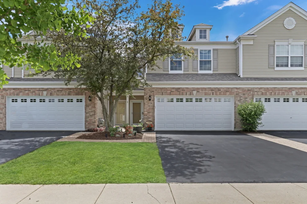 Unit for sale at 2636 Evergreen Circle, McHenry, IL 60050