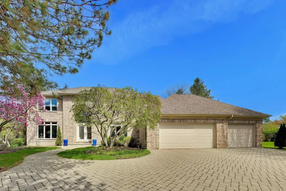 Unit for sale at 1639 Thornwood Lane, Highland Park, IL 60035