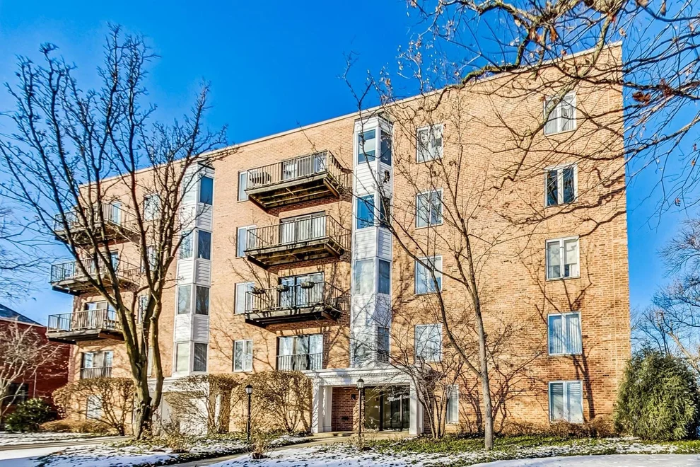 Unit for sale at 2501 Central Street, Evanston, IL 60201