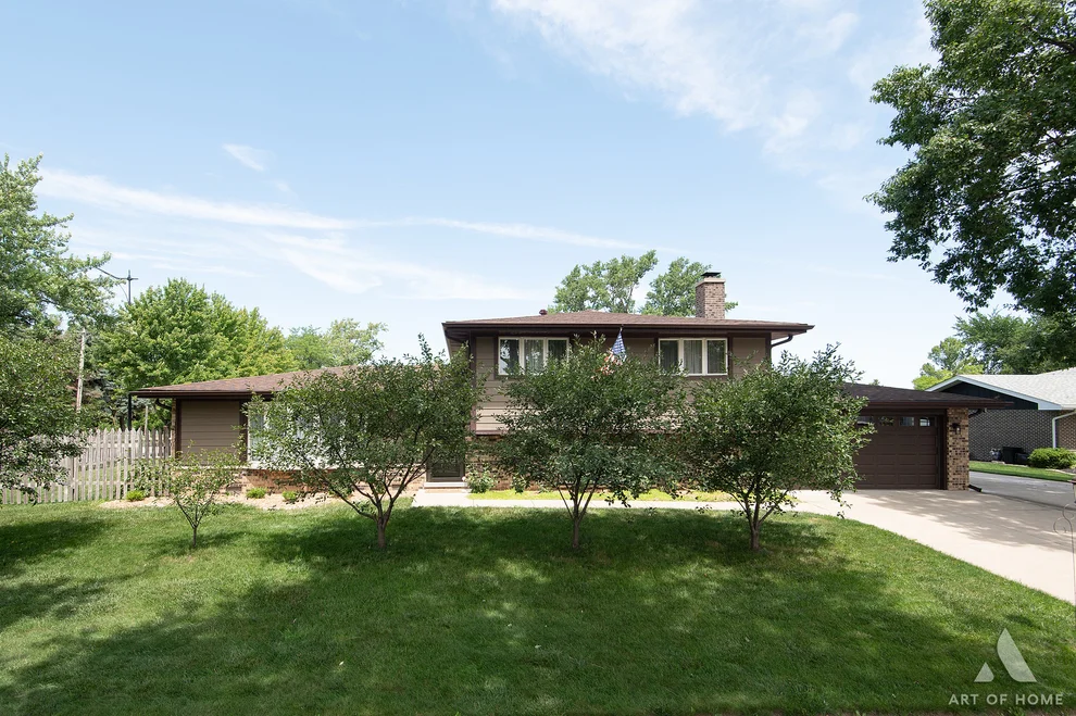 Unit for sale at 8140 W 91st Street, Hickory Hills, IL 60457