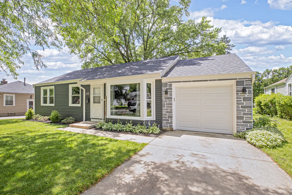 Unit for sale at 610 S 2nd Street, West Dundee, IL 60118