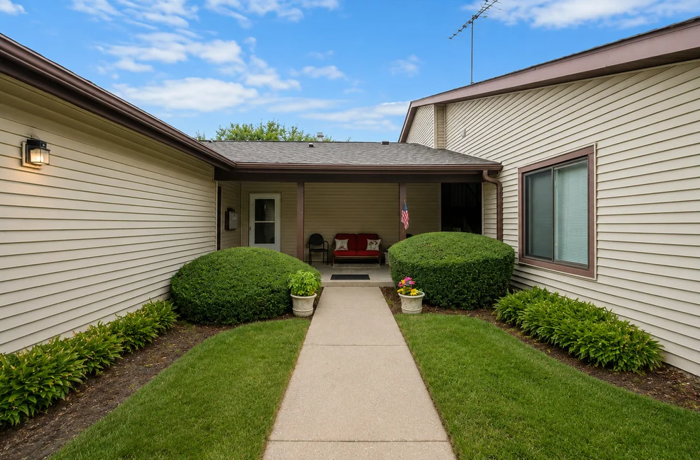 Unit for sale at 5202 Winslow Circle, McHenry, IL 60050