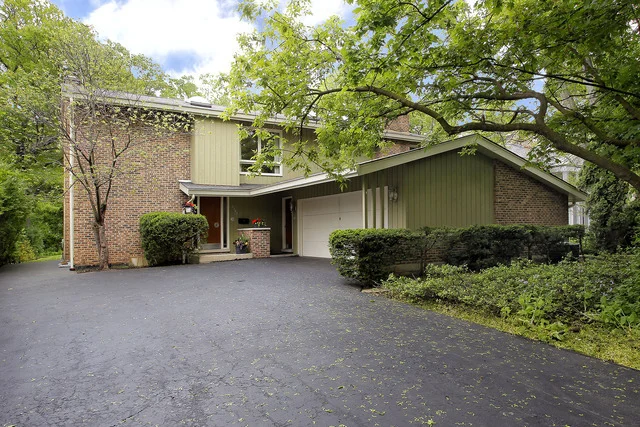 Unit for sale at 2285 Sheridan Road, Highland Park, IL 60035
