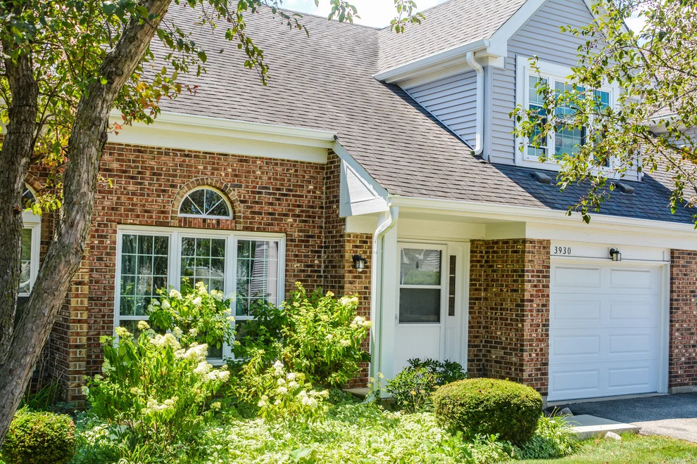 Unit for sale at 3930 Newport Way, Arlington Heights, IL 60004